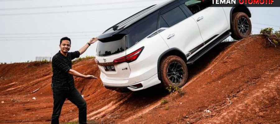 Fortuner 4x4 GR Sport: Kombinasi Kekuatan dan Elegan