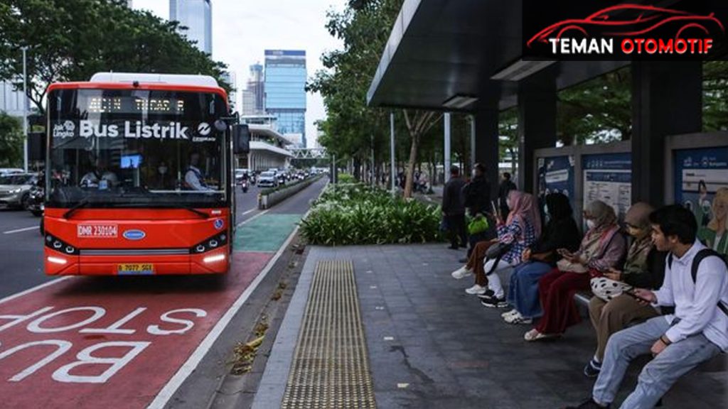 TransJakarta: Menuju Transportasi Ramah Lingkungan